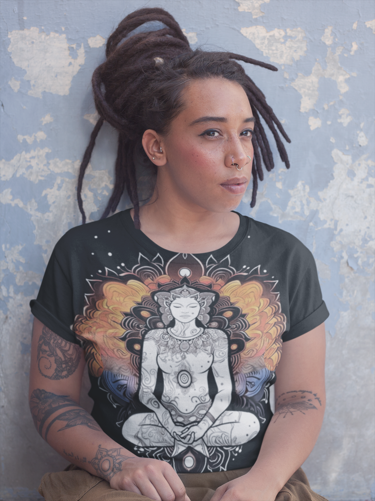 Meditating Women&#39;s T-shirt