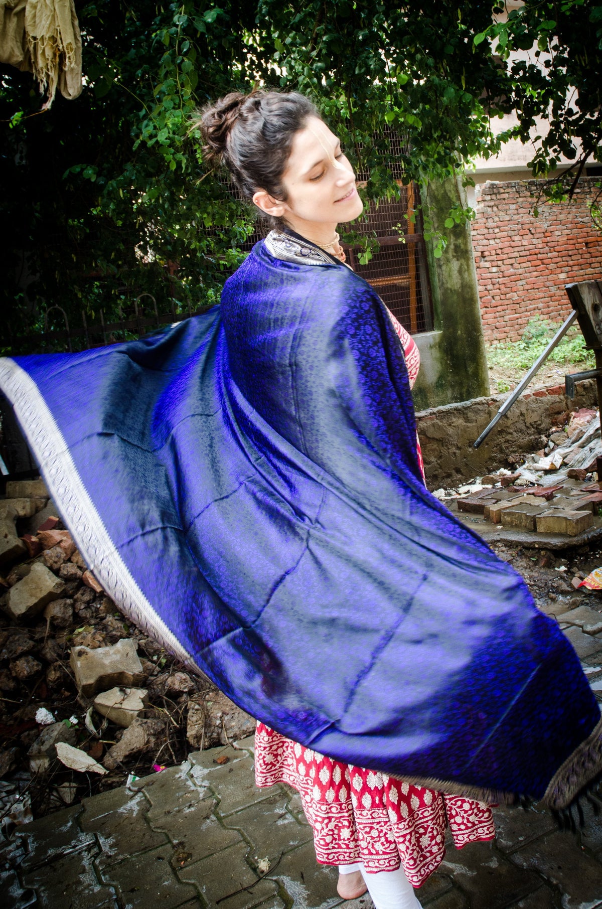 Banarasi Brocade Silk Shawl - Midnight Blue