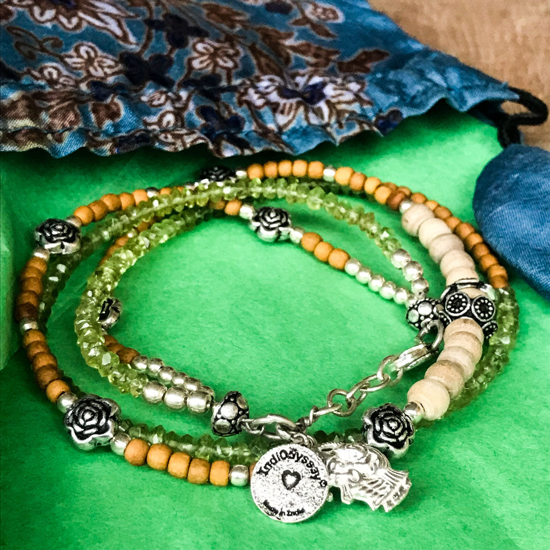 Peridot, Sandalwood &amp; Tulasi RadhaKrishna Wrap Bracelet IndiOdyssey
