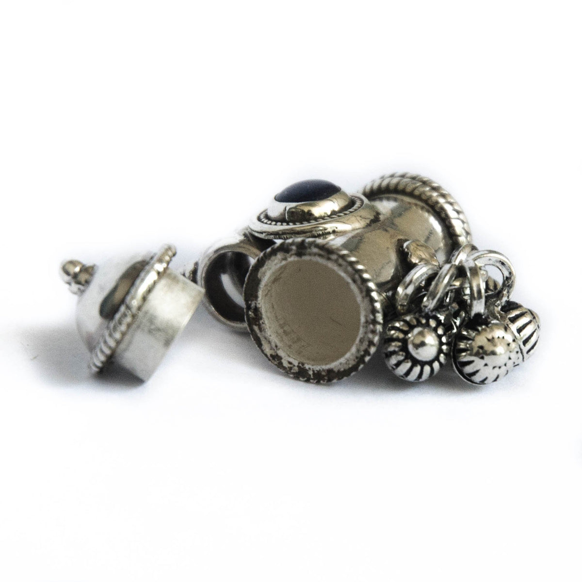 Kavach with Lapis Lazuli Cabochon