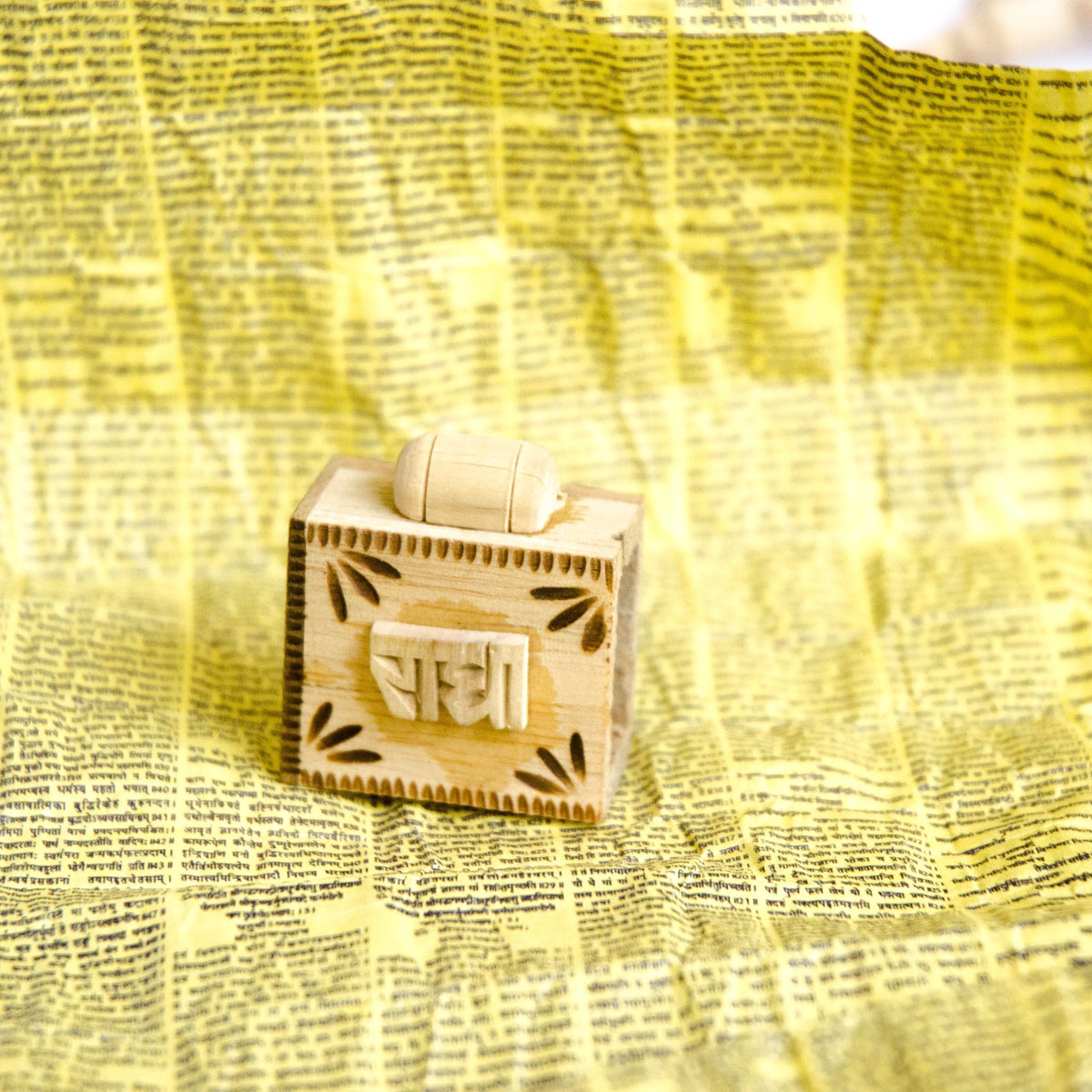 Tulsi Necklace Wood Kavach with Bhagavad Gita &amp; Vrindavan Dust