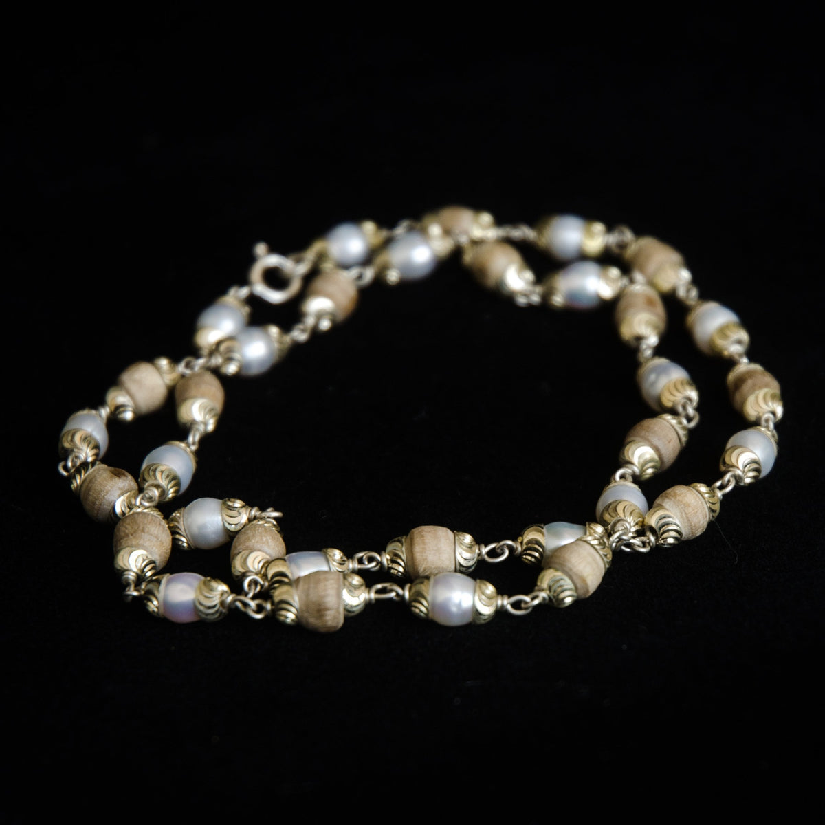 Tulsi and Pearls, Sm